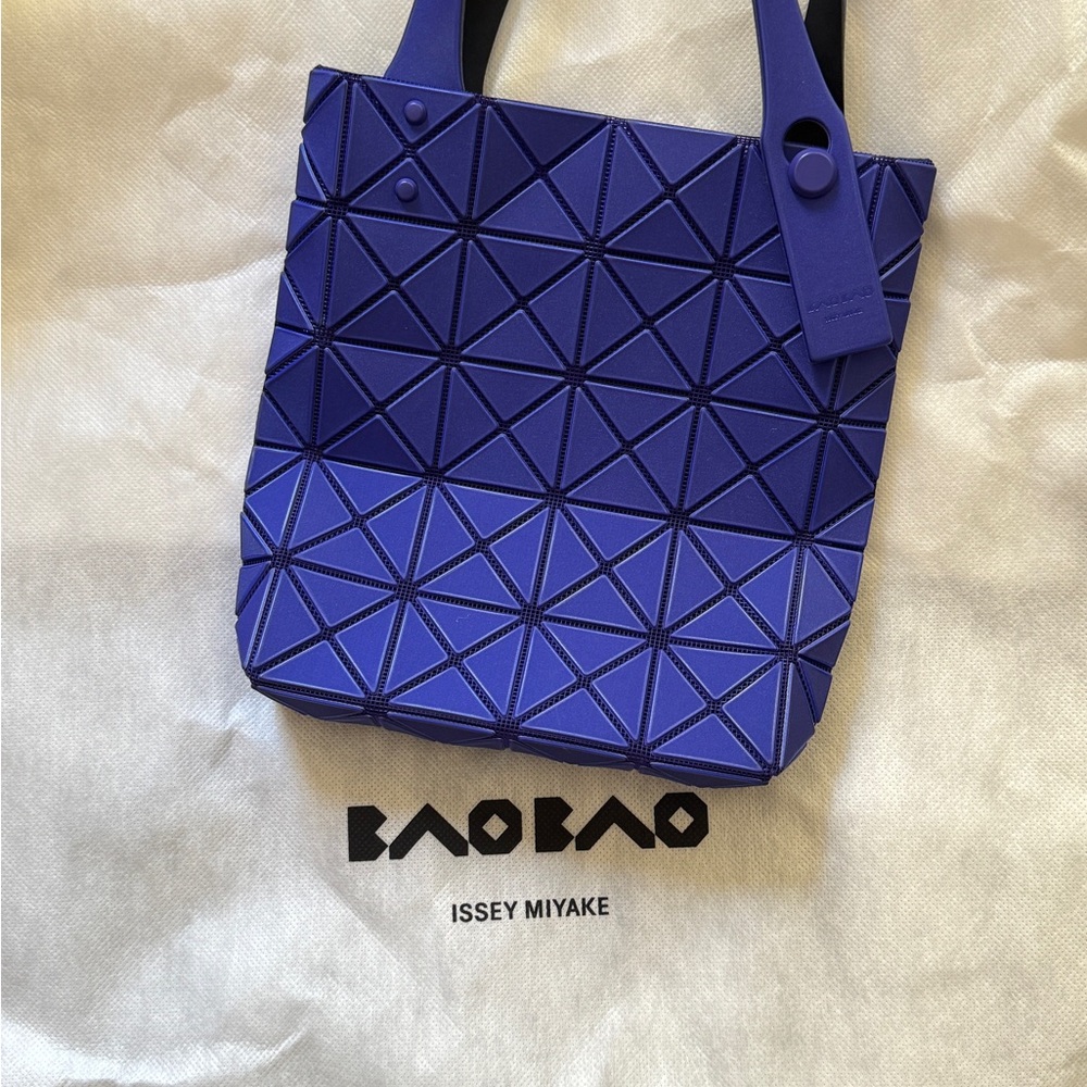 Issey Miyake Women's Blue Geometric Tote Bag